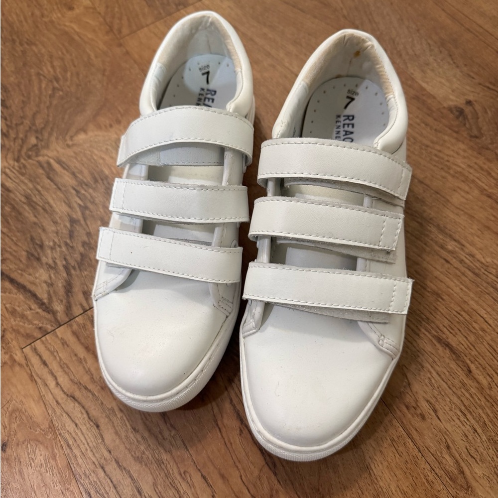 Reaction by Kenneth Cole Women’s US Size 7 White Sneaker Tennis Shoe